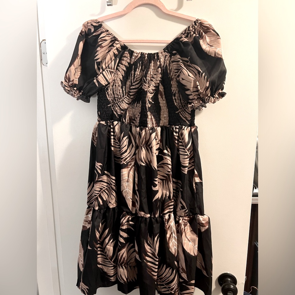 Black and Tan, Tropical print, off shoulder Summer dress Sz 1XL. NWOT